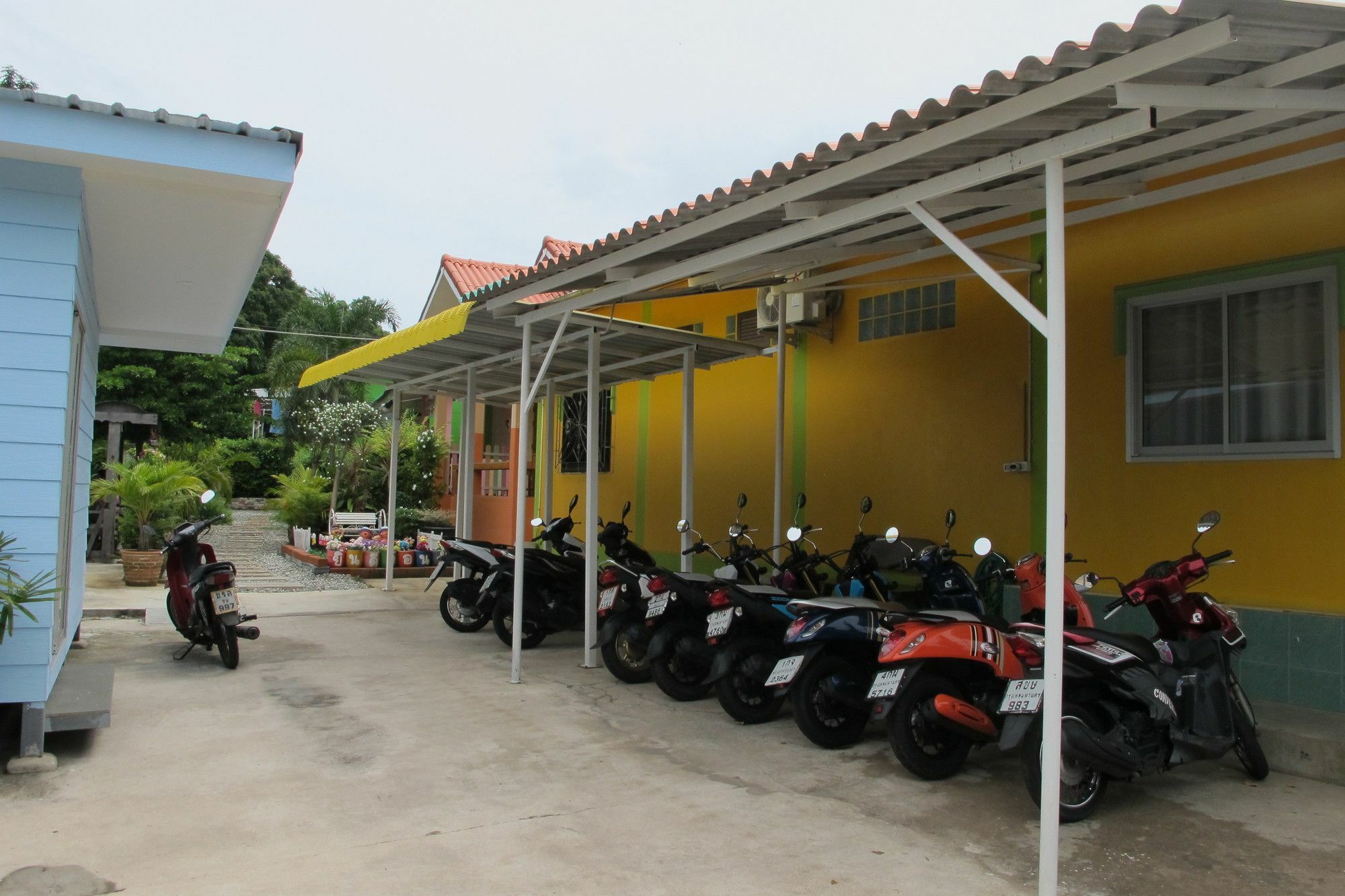 Thippawan Bungalow Ко-Сичанг Экстерьер фото