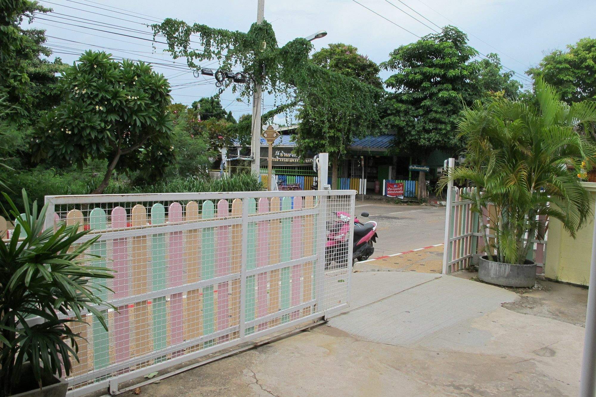 Thippawan Bungalow Ко-Сичанг Экстерьер фото