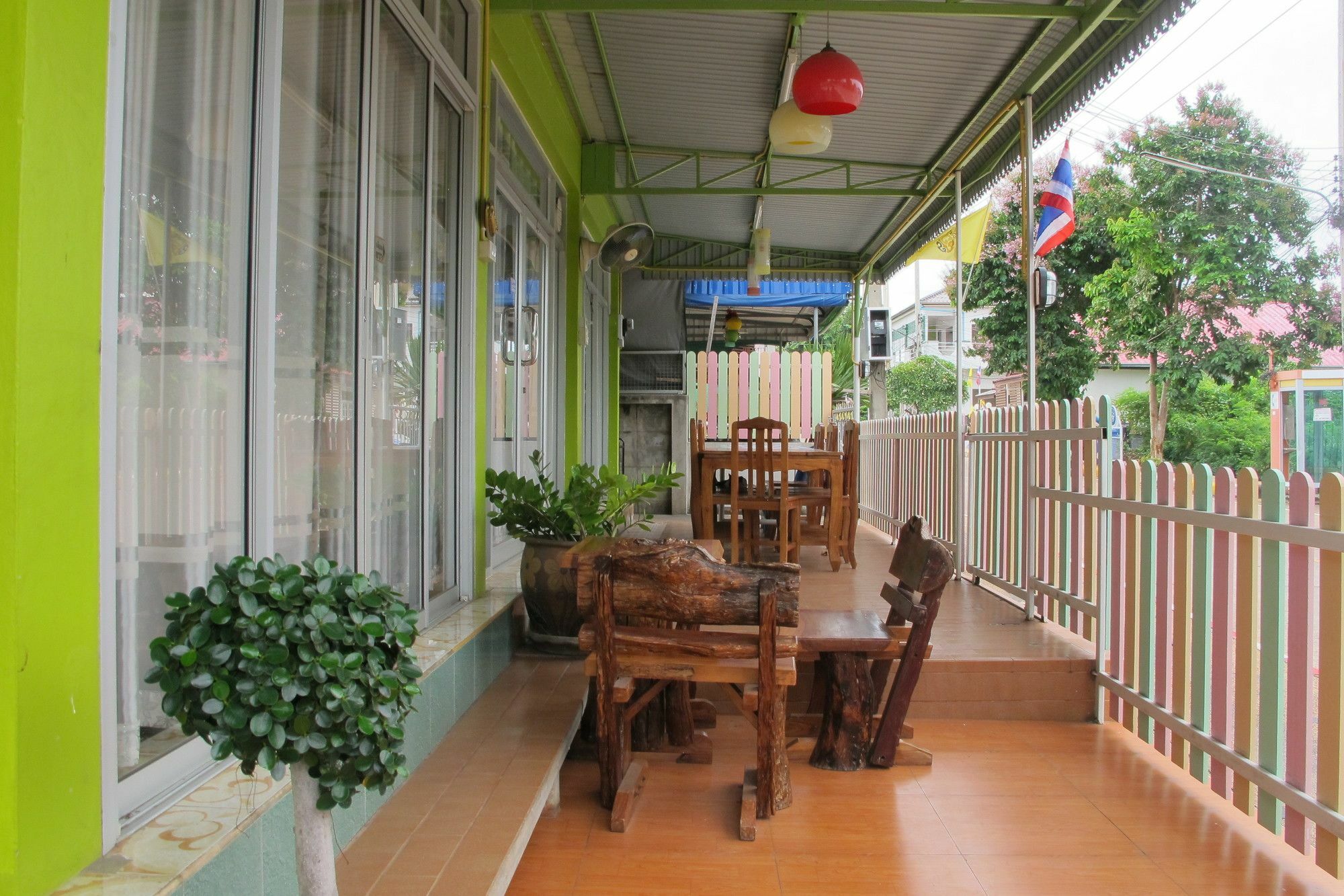 Thippawan Bungalow Ко-Сичанг Экстерьер фото